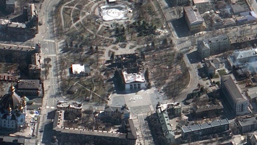 Bangunan yang rusak selama konflik Ukraina-Rusia di kota pelabuhan selatan Mariupol, Ukraina 22 April 2022. AP/