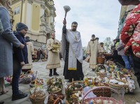 Terharu! Potret Warga Ukraina Sambut Paskah di Tengah Perang