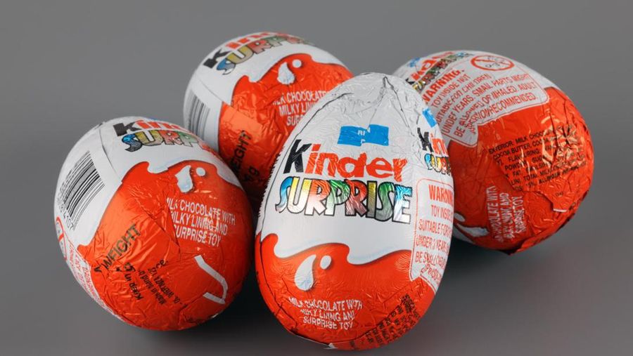 Cokelat Kinder (via Reuters Connect/Alamy)