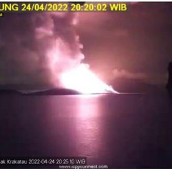 Mbah Rono Ungkap Apa yang Terjadi Pada Gunung Anak Krakatau