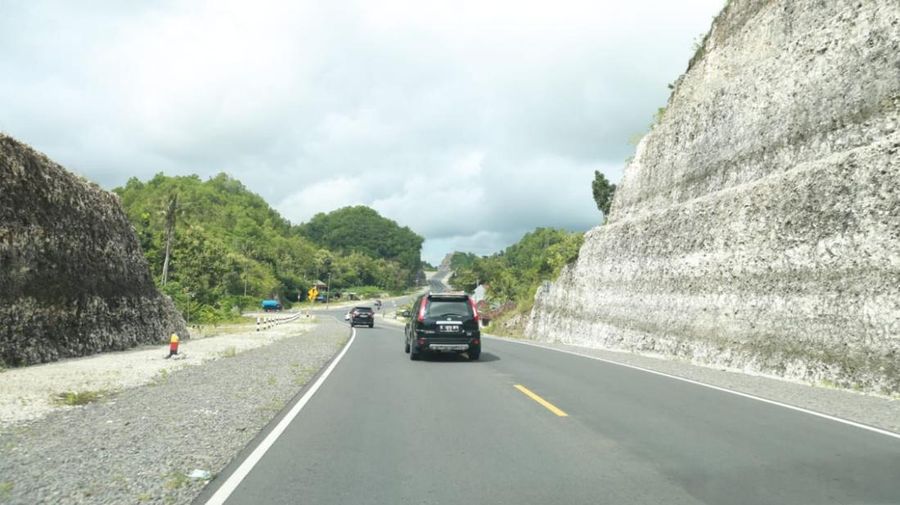 Kementerian Pekerjaan Umum dan Perumahan Rakyat (PUPR) telah menyiapkan Jalan Lintas Pantai Selatan (Pansela) Jawa sebagai jalur alternatif para pemudik tahun 2022 selain Lintas Pantai Utara (Pantura) dan Lintas Tengah Pulau Jawa. (Dok: PUPR)