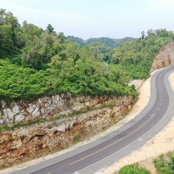 Meliuk-Liuk Keren! Jalur Pantai Selatan Jawa Ada Posko Mudik