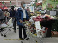 Pemerintah China Tebar BLT, Warganya Malah Ngamuk
