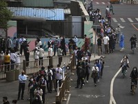Ekonomi Pusat Bisnis China Babak Belur, Siapa Bisa Terdampak?