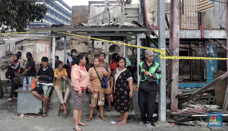 Pasca kebakaran pasar Gembrong, Jakarta, Senin, (25/4/2022). (CNBC Indonesia/Muhammad Sabki)