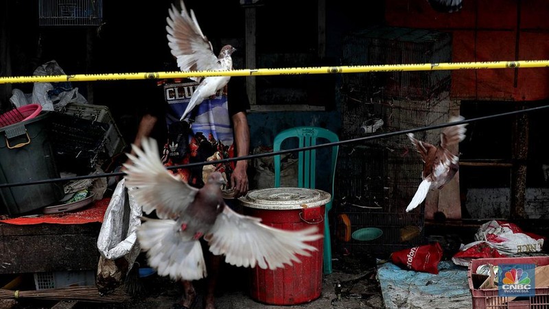 Pasca kebakaran pasar Gembrong, Jakarta, Senin, (25/4/2022). (CNBC Indonesia/Muhammad Sabki)