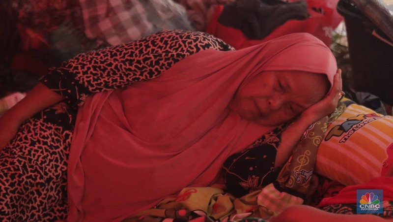 Pasca kebakaran pasar Gembrong, Jakarta, Senin, (25/4/2022). (CNBC Indonesia/Muhammad Sabki)