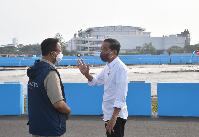 Presiden Joko Widodo memastikan sirkuit Formula E yang ada di kawasan Ancol, Jakarta Utara, siap untuk digunakan dalam ajang balap mobil listrik pada Juni mendatang. Kepastian tersebut disampaikan Kepala Negara usai meninjau langsung perkembangan proyek pembangunan sirkuit Formula E, Jakarta, pada Senin, 25 April 2022. (Dok: Biro Pers Sekretariat Presiden) Presiden Joko Widodo memastikan sirkuit Formula E yang ada di kawasan Ancol, Jakarta Utara, siap untuk digunakan dalam ajang balap mobil listrik pada Juni mendatang. Kepastian tersebut disampaikan Kepala Negara usai meninjau langsung perkembangan proyek pembangunan sirkuit Formula E, Jakarta, pada Senin, 25 April 2022. (Dok: Biro Pers Sekretariat Presiden)