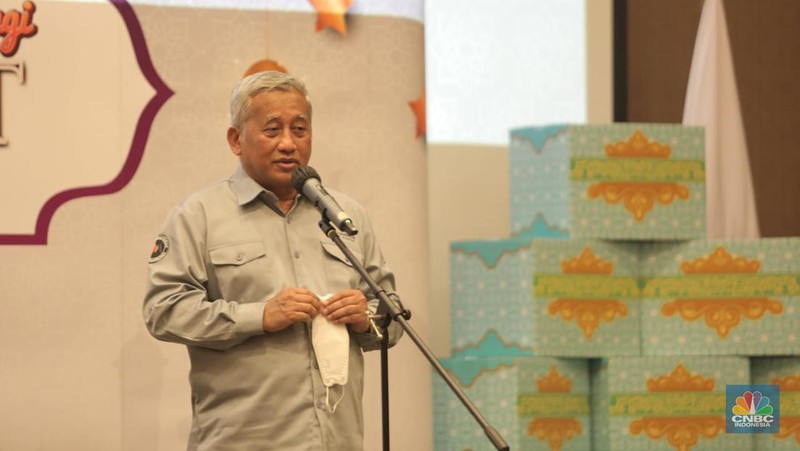 PT Bank Mega Syariah (BMS) menyalurkan zakat korporasi kepada beberapa badan dan lembaga amil zakat sebesar lebih dari Rp 17,6 miliar. Jumlah tersebut meningkat dibandingkan penyaluran zakat BMS pada tahun sebelumnya, yaitu sebesar Rp4,3 miliar. Seremoni digelar di Menara Bank Mega Syariah, Jakarta, Senin (25/4/2022). (CNBC Indonesia/Muhammad Sabki)