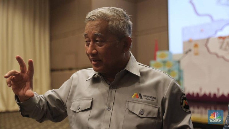 PT Bank Mega Syariah (BMS) menyalurkan zakat korporasi kepada beberapa badan dan lembaga amil zakat sebesar lebih dari Rp 17,6 miliar. Jumlah tersebut meningkat dibandingkan penyaluran zakat BMS pada tahun sebelumnya, yaitu sebesar Rp4,3 miliar. Seremoni digelar di Menara Bank Mega Syariah, Jakarta, Senin (25/4/2022). (CNBC Indonesia/Muhammad Sabki)