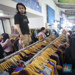 Fenomena Baju 'Impor Bangkok', Serbu Tanah Abang-Toko Online