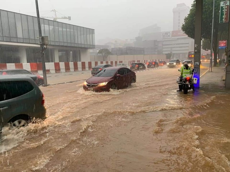 Banjir di Kuala Lumpur, Malaysia. (Tangkapan layar Twitter @DBKL2u)