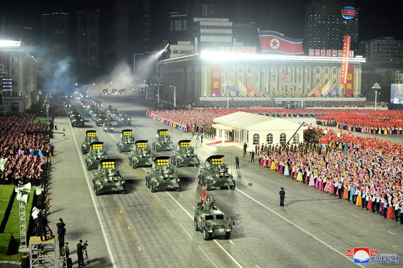 Parade militer Korea Utara (via REUTERS/KCNA) Parade militer Korea Utara (via REUTERS/KCNA)