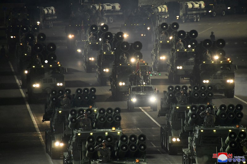Parade militer Korea Utara (via REUTERS/KCNA) Parade militer Korea Utara (via REUTERS/KCNA)