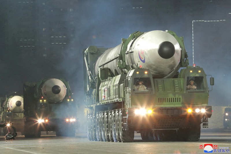 Parade militer Korea Utara (via REUTERS/KCNA) Parade militer Korea Utara (via REUTERS/KCNA)