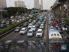 Bukan Lembur, Pekerja DKI Siap-siap Pulang Kerja Lebih Malam