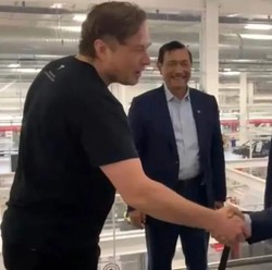 Bakrie Tunda IPO Anak Usaha Saingan Tesla, Ini Alasannya