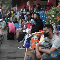 Terminal Membeludak, Warga Terus Tinggalkan Jakarta