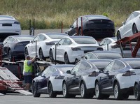 Tesla Cari Restu Pemegang Saham Mau Stock Split 1:3