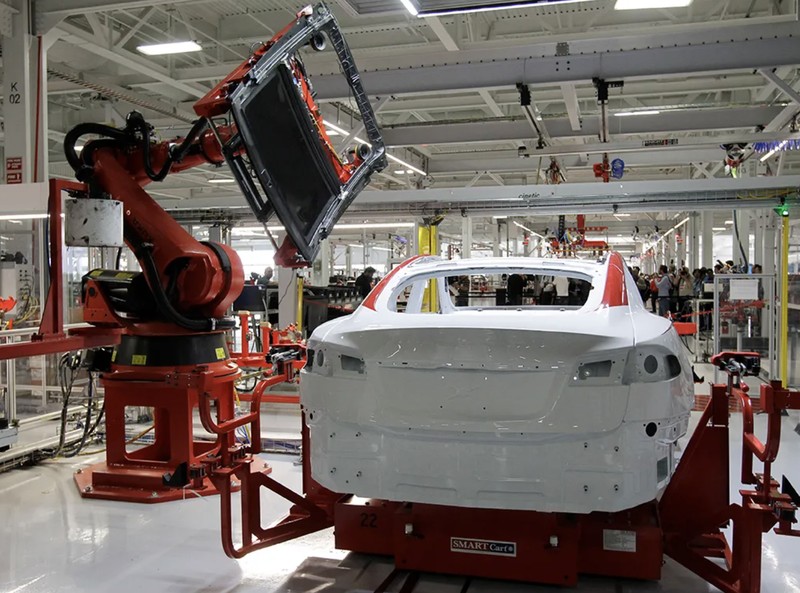 Pabrik Tesla (ASSOCIATED PRESS/Michael Macor) Pabrik Tesla (ASSOCIATED PRESS/Michael Macor)