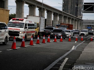 Video Akses Tol MBZ Arah Cikampek Ditutup Sementara Imbas Lalin Padat