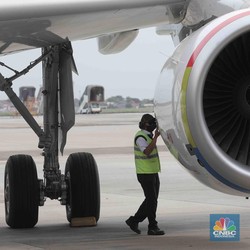 RI Kebanyakan Bandara Internasional, Wisman Cuma Segini!