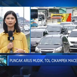 Puncak Arus Mudik, Tol Cikampek Macet!