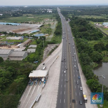 Masih Sepi, Ini Potret Gerbang Tol Cikampek Utama Sore Ini
