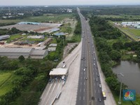 Masih Sepi, Ini Potret Gerbang Tol Cikampek Utama Sore Ini