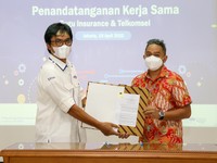 Proteksi Pengguna ke LN, Tugu Insurance Gandeng Telkomsel