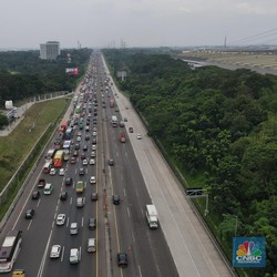 Contraflow dan One Way Masih Berlaku di Tol Cikampek
