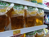 Harga Minyak Goreng Merek ini Mendadak Turun, Kenapa?
