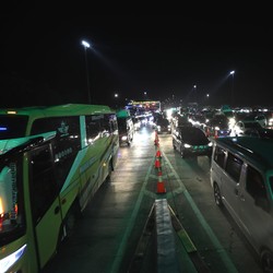 One Way Bisa 24 Jam, Jangan Antre di Gerbang Tol