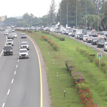 Ada One Way, Begini Penampakan Antrean Kendaraan