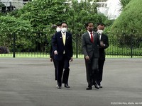 Jokowi Sambut Perdana Menteri Jepang di Istana Bogor