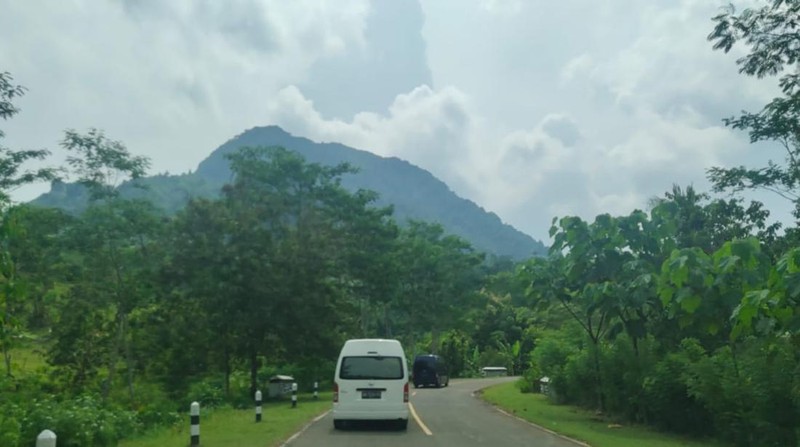 Kementerian PUPR Rampungkan Jalan Pansela Jatim Untuk Akses Wisata Lebaran 2022. (Biro Pers Kementerian PUPR)