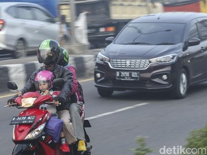 Dokter Ungkap Bahaya Ortu Mudik Pakai Motor Sambil Bawa Anak