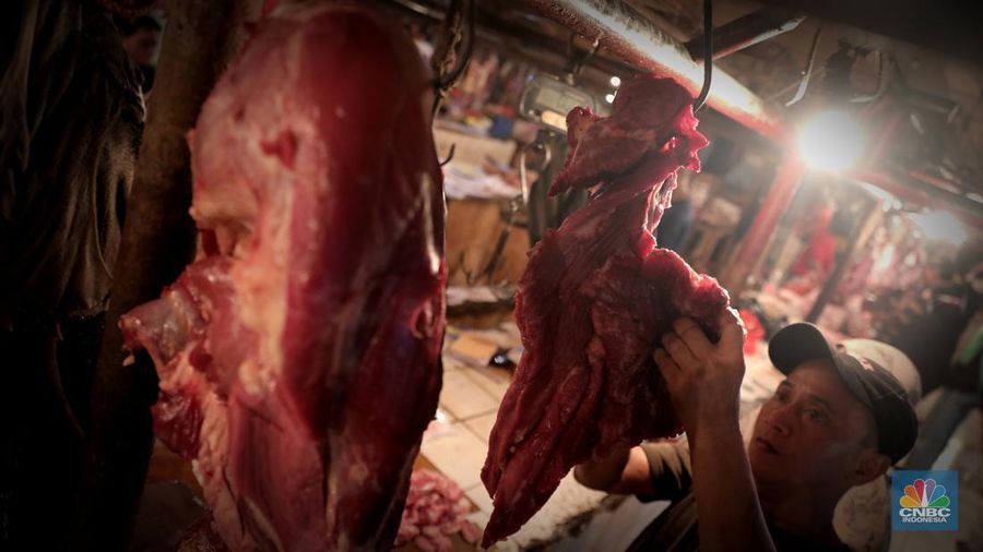 Kenaikan Harga Daging Jelang Lebaran. (CNBC Indonesia/Muhammad Sabki)