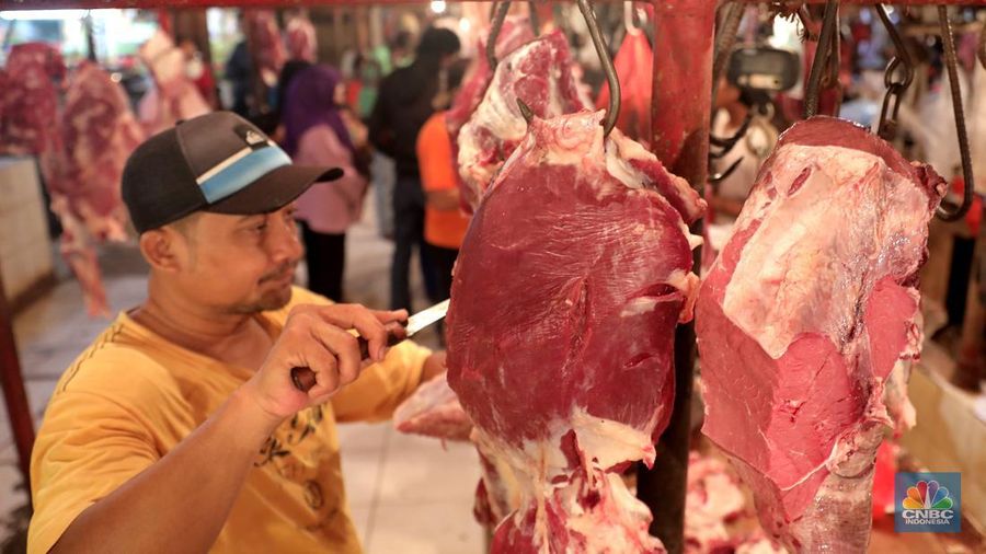 Kenaikan Harga Daging Jelang Lebaran. (CNBC Indonesia/Muhammad Sabki)