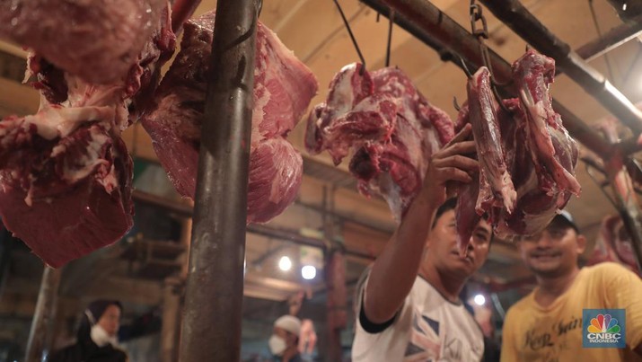 Kenaikan Harga Daging Jelang Lebaran. (CNBC Indonesia/Muhammad Sabki)