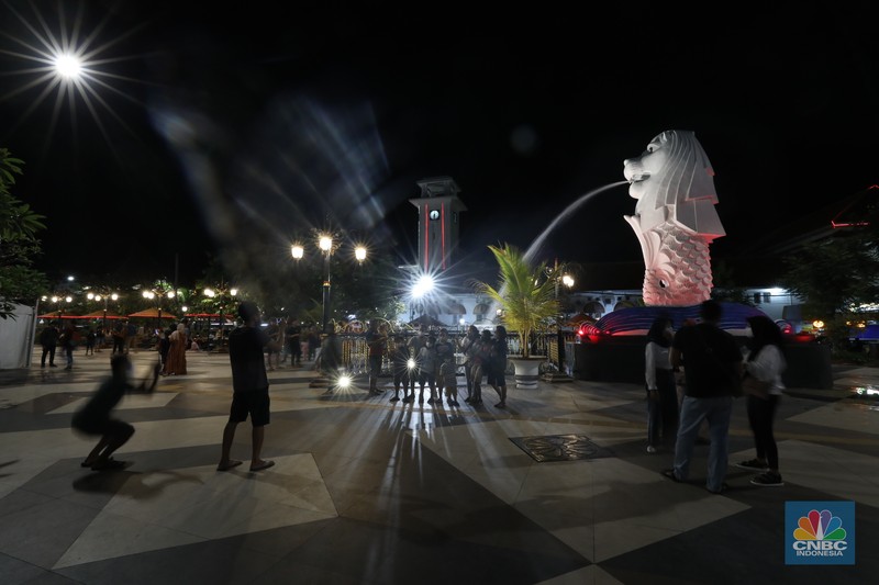 Patung Merliun di Madiun (CNBC Indonesia/Tri Susilo)