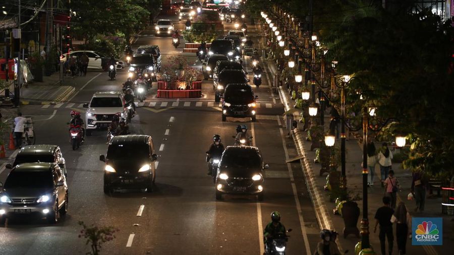Patung Merliun di Madiun (CNBC Indonesia/Tri Susilo)
