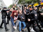 Bentrok! Ratusan Buruh Ditahan Saat Rayakan May Day di Turki