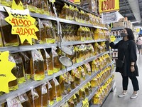 Harga Minyak Goreng Turun, Sekarang Ayam & Telur Melambung