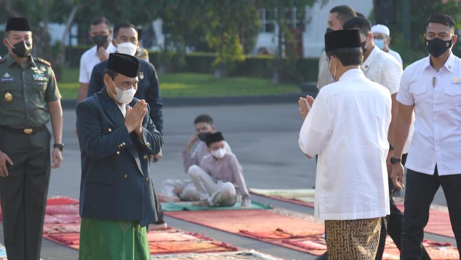 Presiden Joko Widodo (Jokowi) salat Idul Fitri di Istana Kepresidenan Gedung Agung Yogyakarta, Senin (2/4/2022). (Foto: Lukas - Biro Pers Sekretariat Presiden)