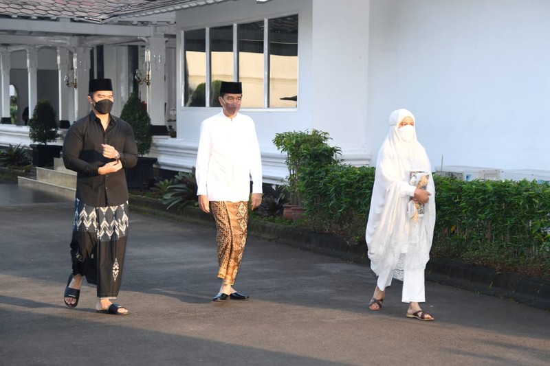 Presiden Joko Widodo (Jokowi) salat Idul Fitri di Istana Kepresidenan Gedung Agung Yogyakarta, Senin (2/4/2022). (Foto: Lukas - Biro Pers Sekretariat Presiden)