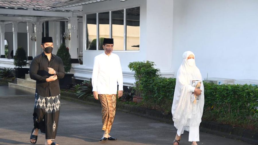 Presiden Joko Widodo (Jokowi) salat Idul Fitri di Istana Kepresidenan Gedung Agung Yogyakarta, Senin (2/4/2022). (Foto: Lukas - Biro Pers Sekretariat Presiden)