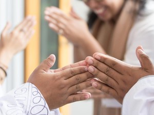 Arti Kullu Aamin Wa Antum Bi Khair dan Cara Menjawabnya