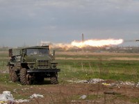 Rusia Serang Pabrik Baja Tempat Berlindung Warga Mariupol