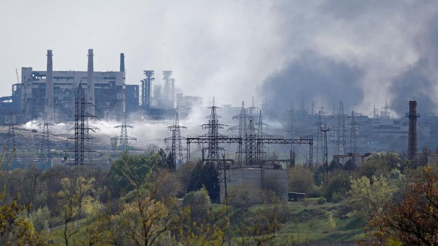 Smoke rises above a plant of Azovstal Iron and Steel Works during Ukraine-Russia conflict in the southern port city of Mariupol, Ukraine May 2, 2022. REUTERS/Alexander Ermochenko